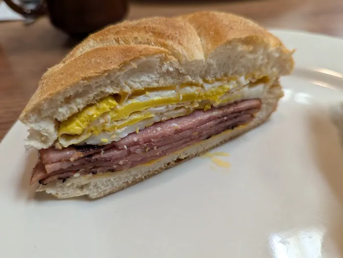 Empire II luncheonette Picture 2