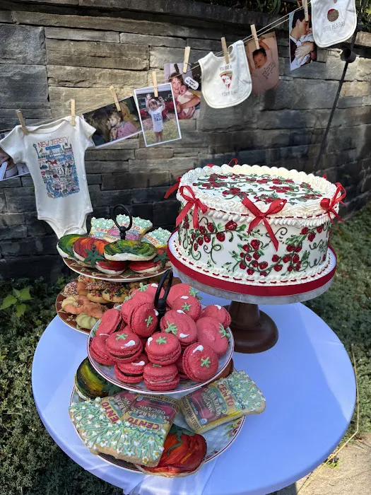 Petal Dust Cakery Picture 6