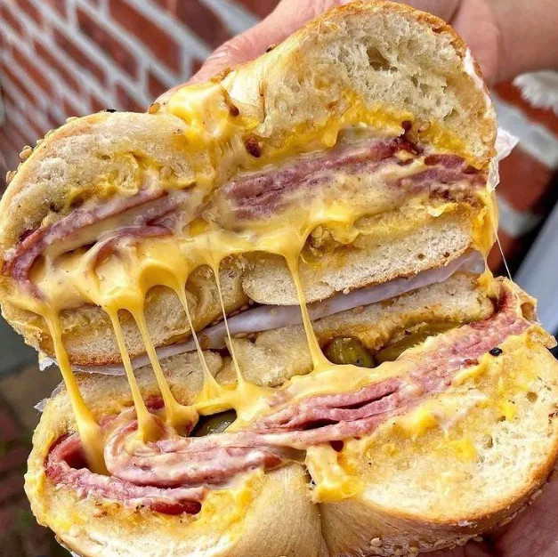 TOP BAGELS & DELI Picture 6