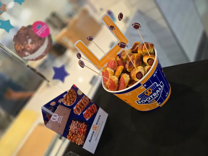Cinnabon Picture 9