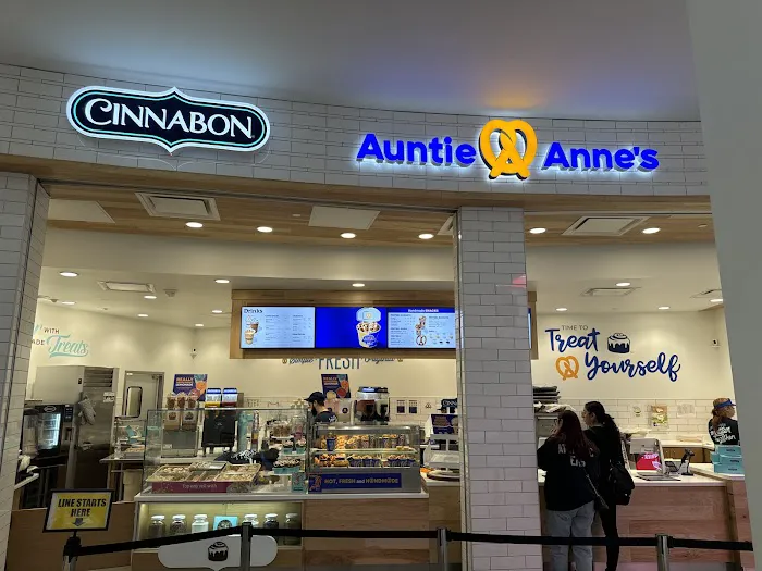 Cinnabon Picture 4