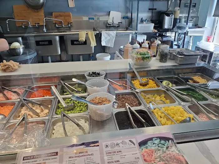 Kung Fu Poke House & Sushi Picture 1