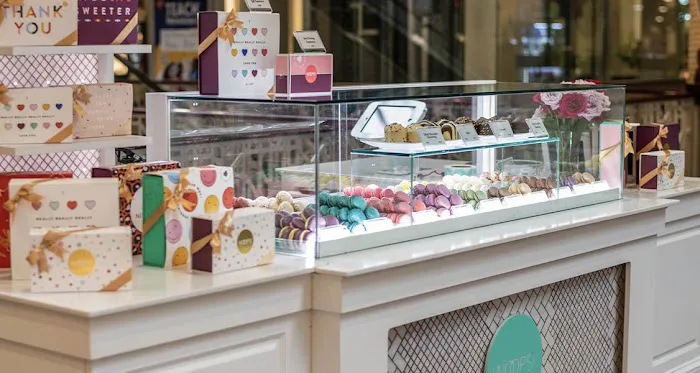Woops! Macarons & Gifts (Garden State Plaza) Picture 2