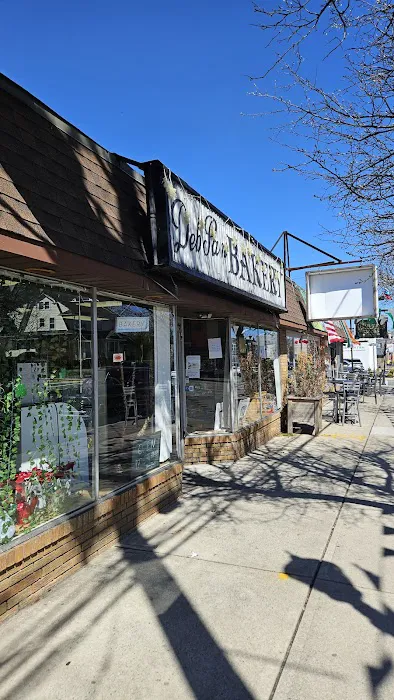 Deb Pam Bakery Picture 7