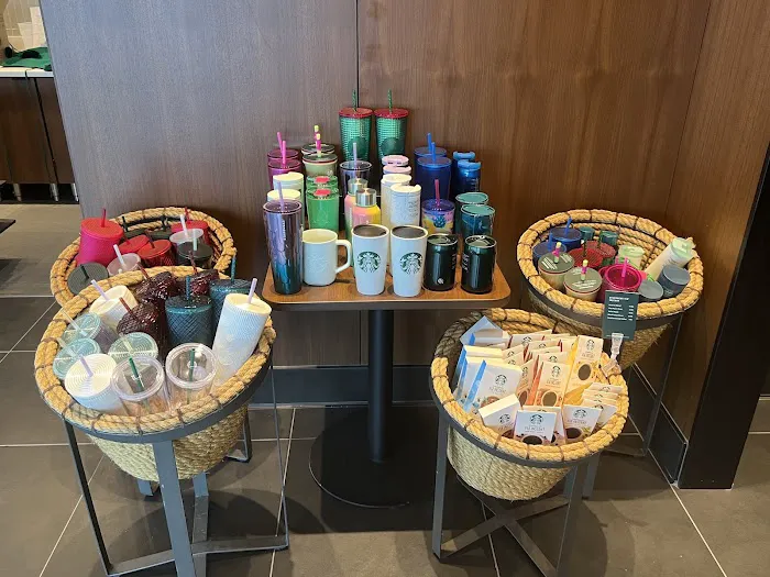 Starbucks Picture 10