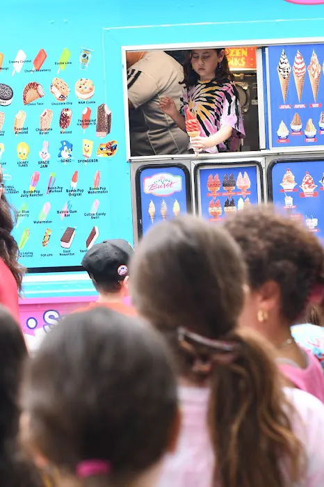 Lickety split soft ice cream truck Picture 1