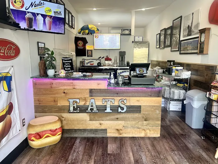 The Dawg House Picture 4