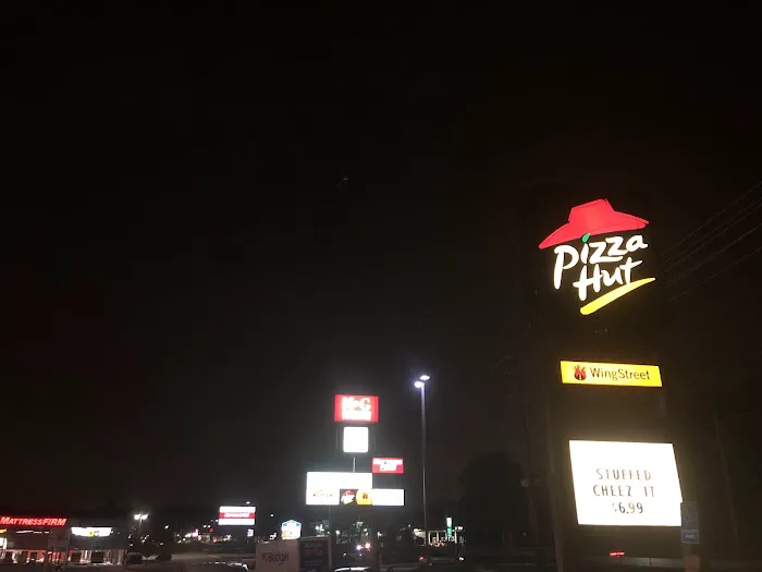Pizza Hut Picture 8