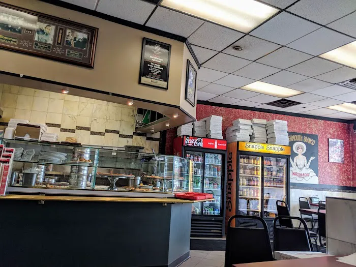 Soprano's Pizzeria & Ristorante Picture 10