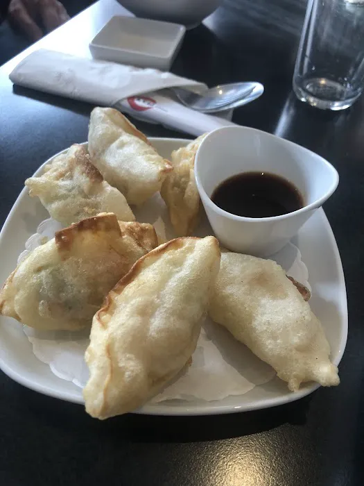 Leo Sushi & Asian Cuisine Picture 8