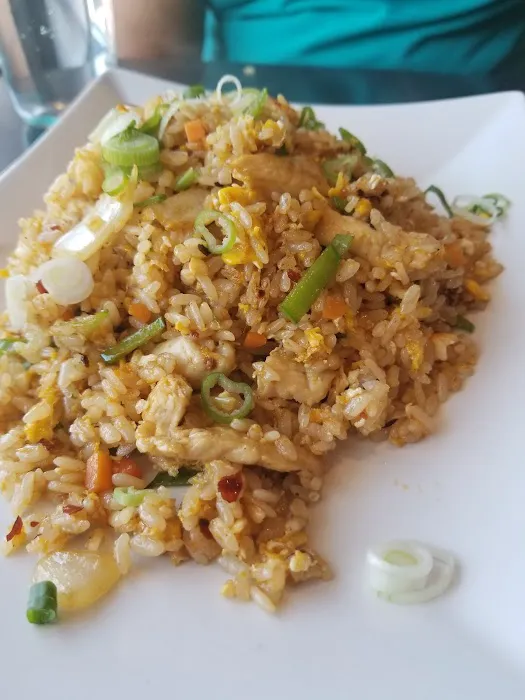 Leo Sushi & Asian Cuisine Picture 2