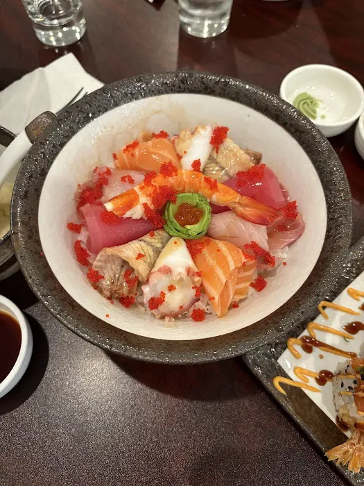 Leo Sushi & Asian Cuisine Picture 1