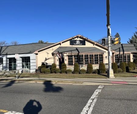 W's Village Grille