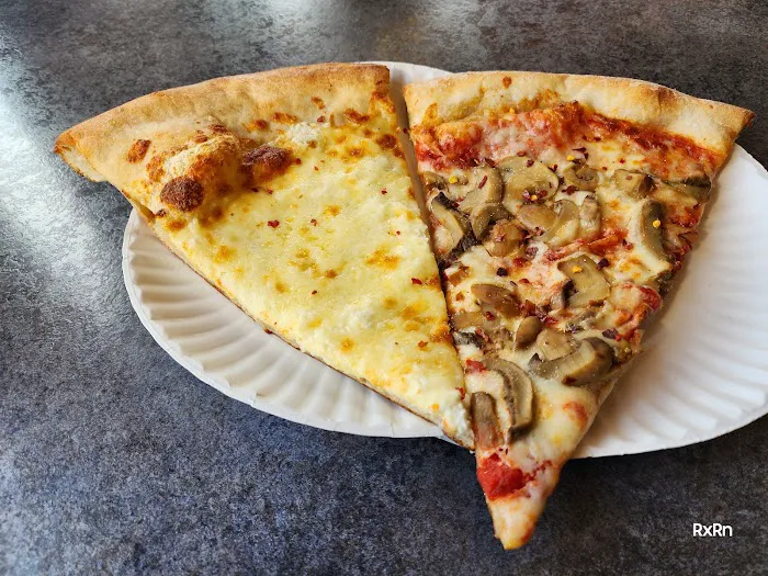 MainLine Pizzeria Picture 10