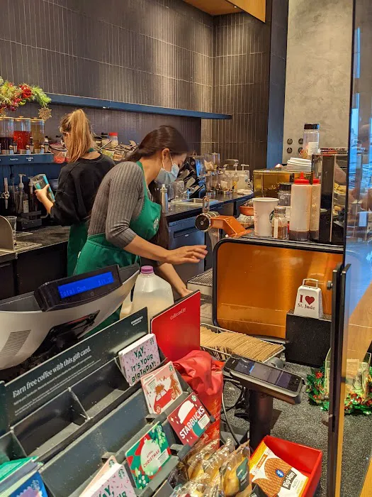 Starbucks Picture 3