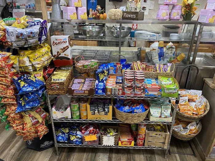 Hillside Deli Picture 3