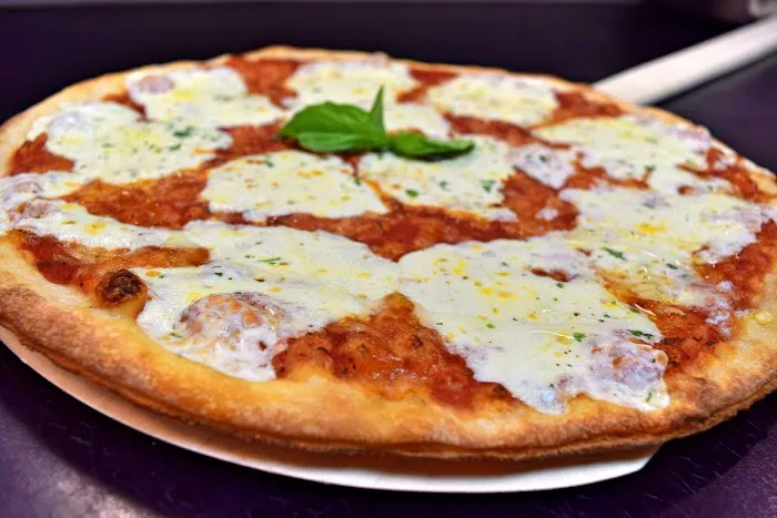 Piazza Pizza Picture 7