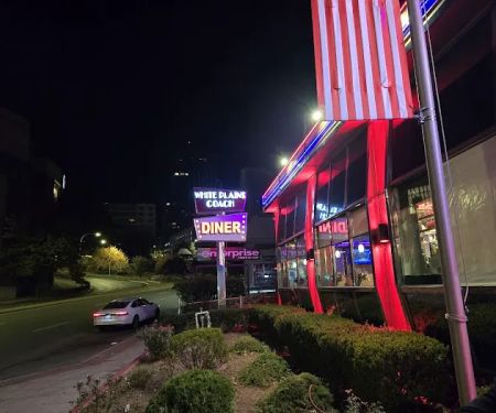 White Plains Coach Diner