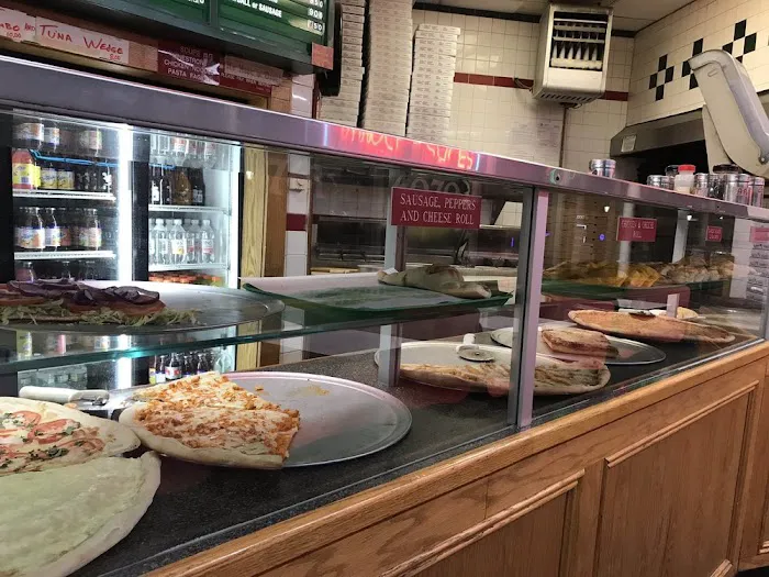 Italian Pavilion Pizzeria Picture 10