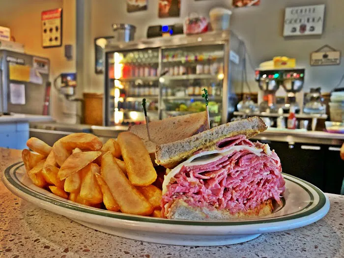 Dorry's Diner Picture 10