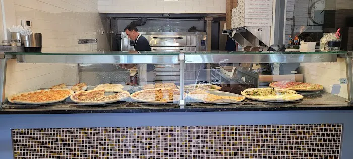 Italian Village Pizzeria Picture 7