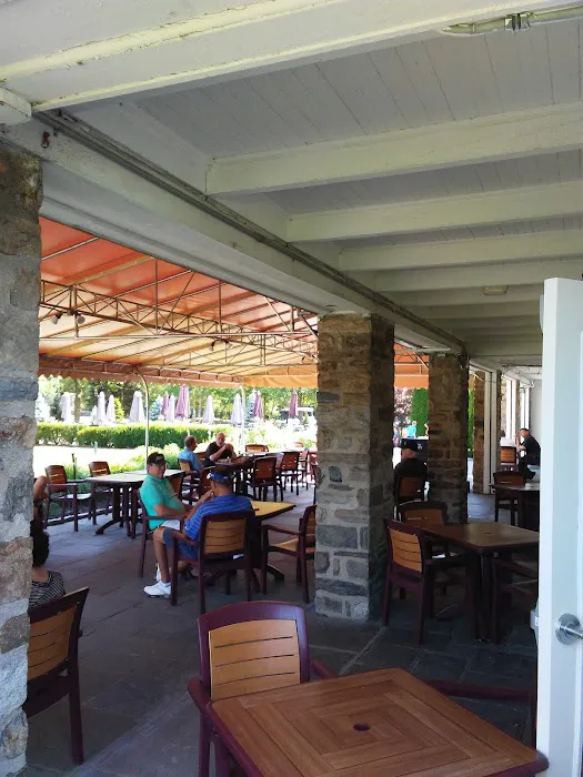 Saxon Woods Grill Picture 3