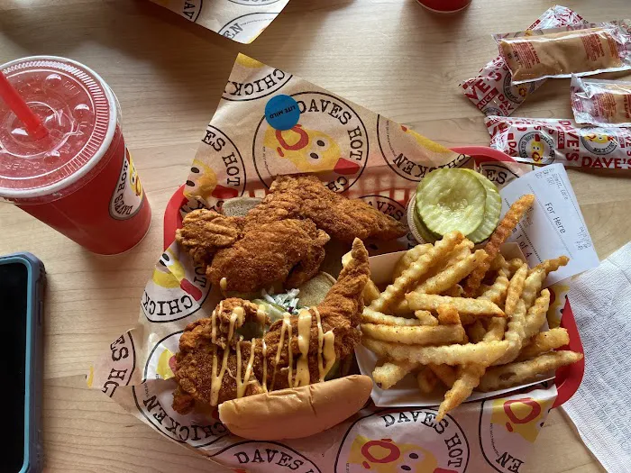 Dave's Hot Chicken Picture 10