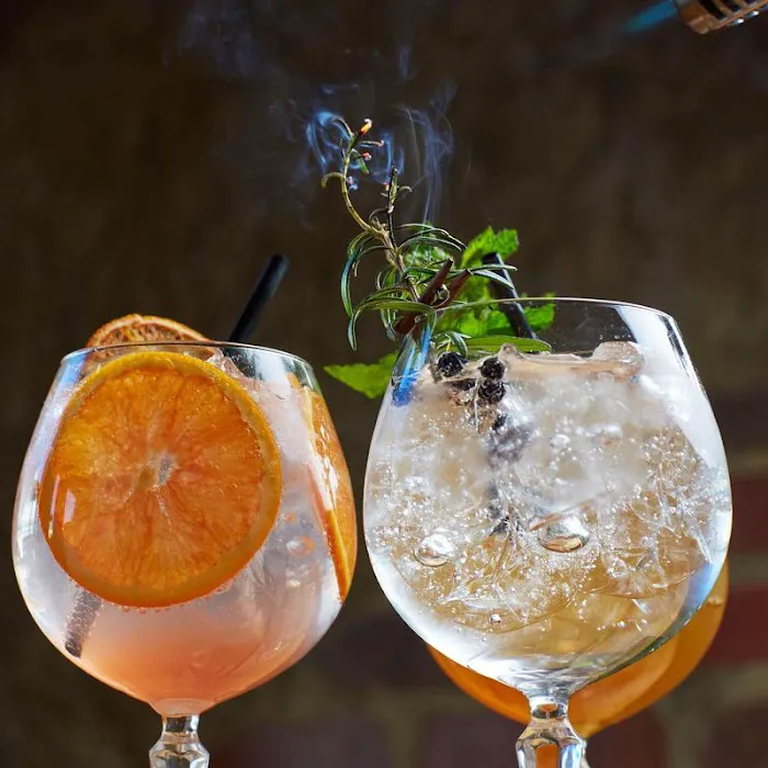 The Raconteur Bar & Kitchen Picture 7