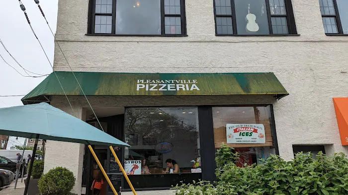 Pleasantville Pizzeria Picture 8