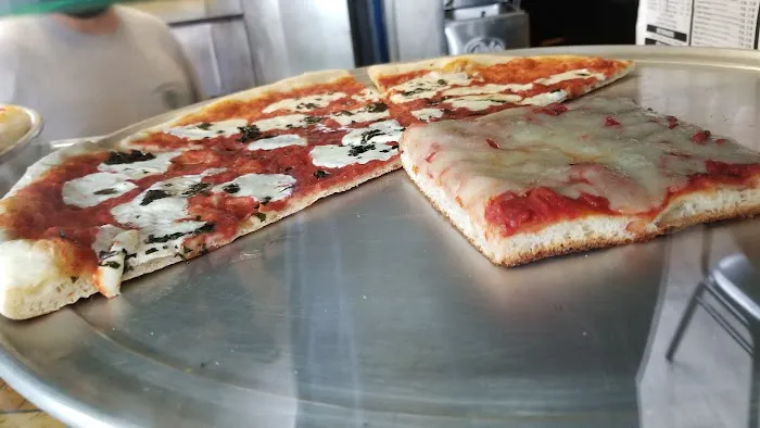 Pleasantville Pizzeria Picture 4