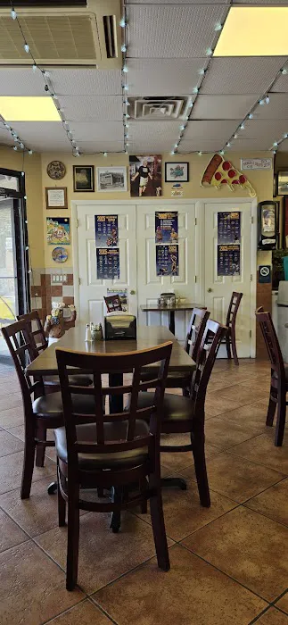 Lucio's Pizzeria Picture 1