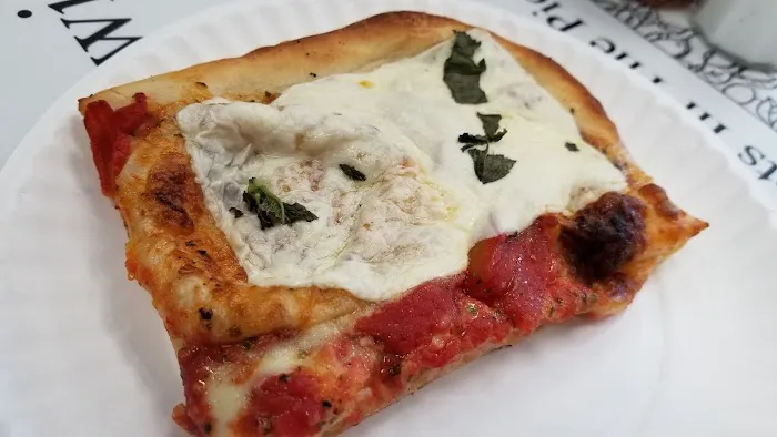 Lucio's Pizzeria Picture 4