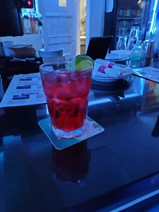 Alex's Lounge II Picture 6
