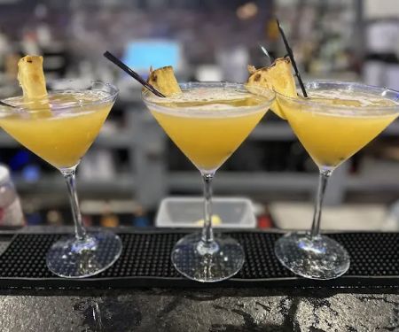 Cy's Restaurant & Lounge