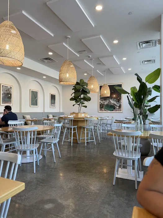 Bluestone Lane Larchmont Café Picture 4