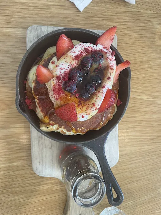 Bluestone Lane Larchmont Café Picture 9