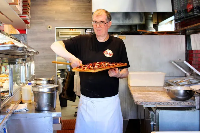 Nicky's Pizzeria & Restaurant Picture 1