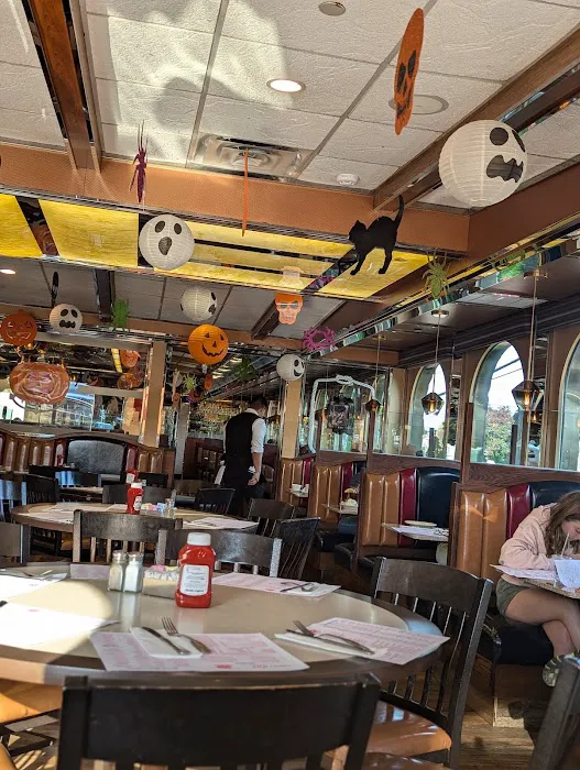 Nautilus Diner Picture 7