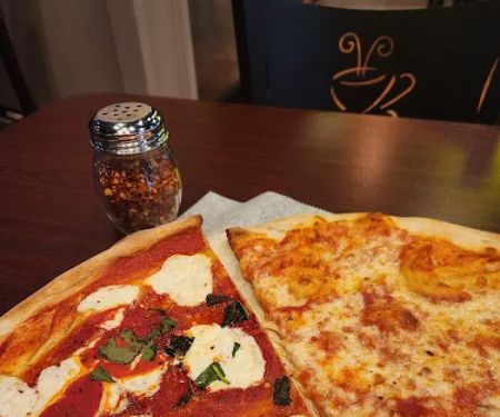 Lola's Pizzeria