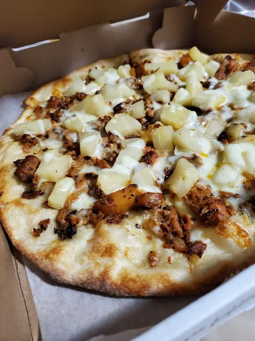 Lola's Pizzeria Picture 4