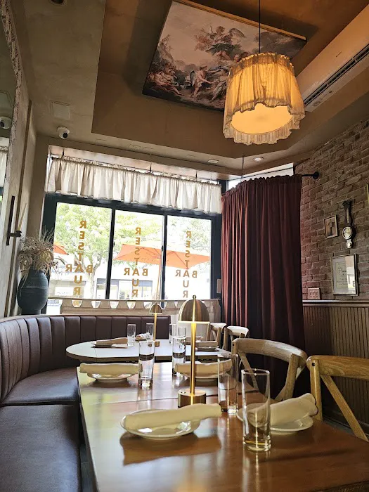 Flora’s Wine Bar & Restaurant Picture 2