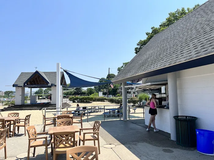 Cliffside Cafe Picture 8