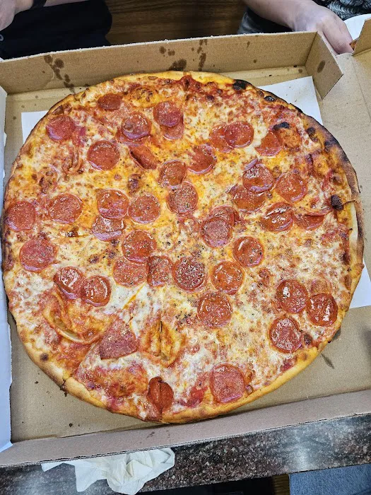 Carlo’s Pizza of Port Washington Picture 7