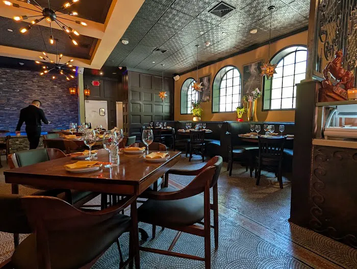Jade Eatery and Lounge Picture 2
