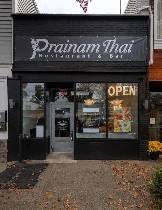 Prainam Thai Restaurant & Bar Picture 1