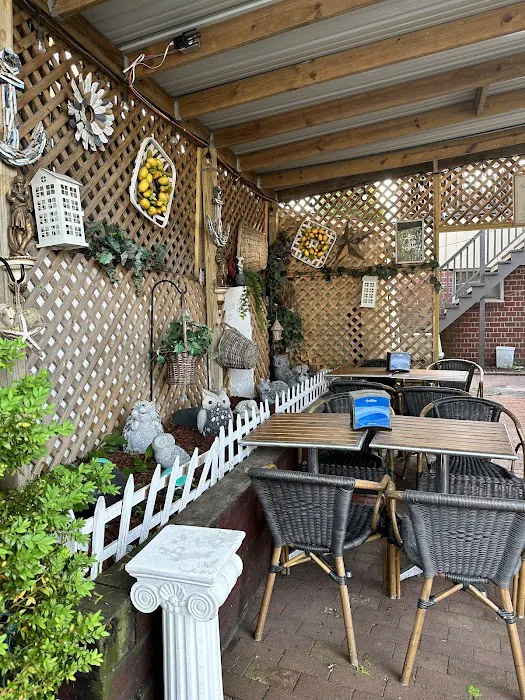Gyro Station Picture 2