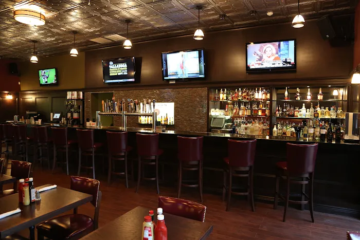 Hudson 303 Sport Cafe Picture 1