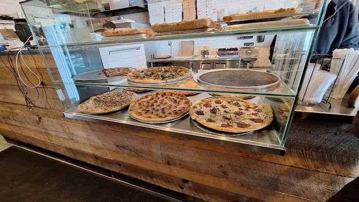 Crecco's Pizza Picture 2