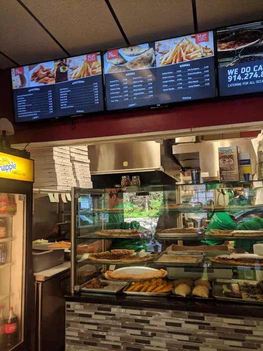 Tony's Pizzeria Picture 10