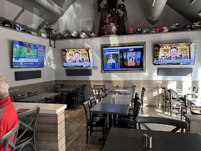 Demeter’s Tavern & Sports Bar Picture 10